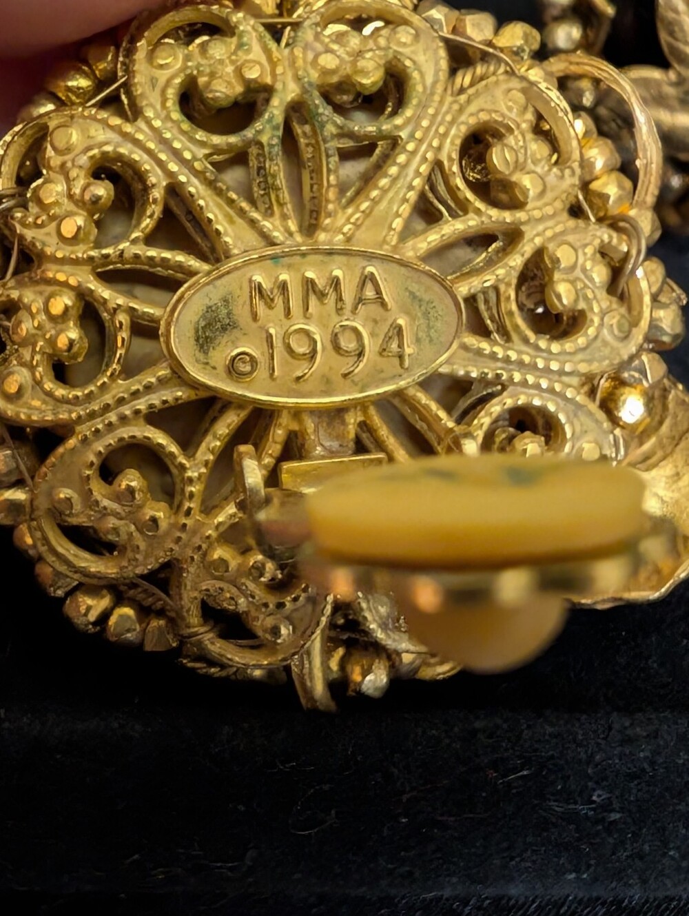 #87. Signed MMA Spectacular Clip Earrings in Gold & Jet Black Stone - Picture 2 of 2